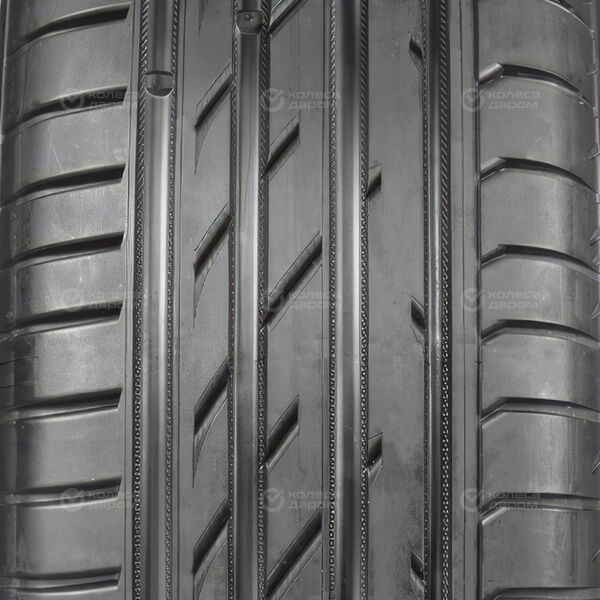 Шина Ikon Tyres NORDMAN SZ2 215/50 R17 95W в Москве